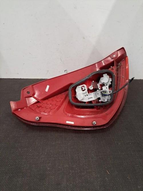 Image Feu arriere principal droit (feux) - FORD FIESTA 6