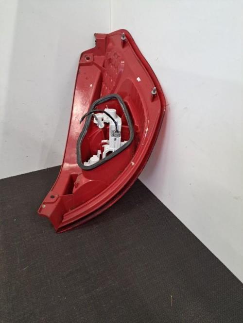 Image Feu arriere principal gauche (feux) - FORD FIESTA 6