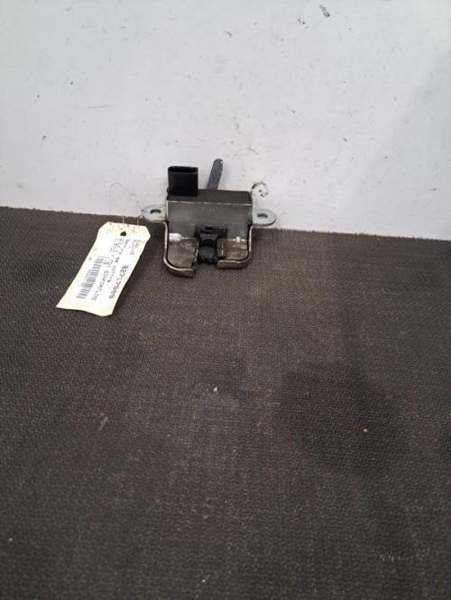 Image Serrure de coffre - VOLKSWAGEN GOLF 5