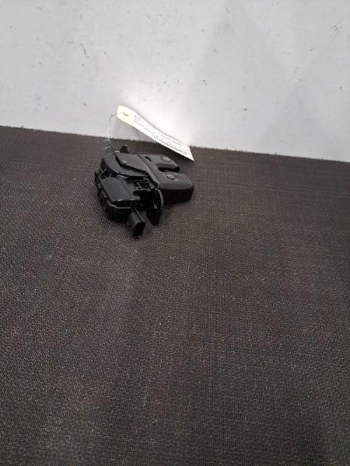 Image Serrure de coffre - RENAULT CLIO 4