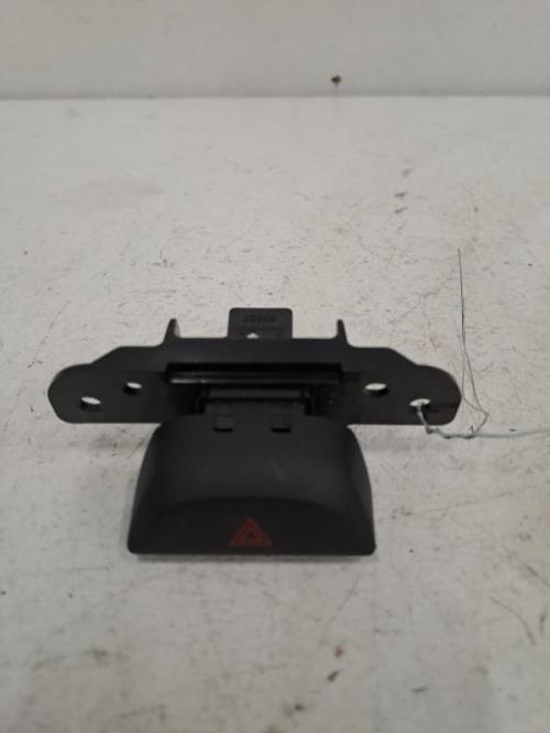 Image Bouton de warning - NISSAN PULSAR