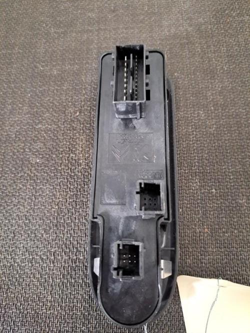 Image Interrupteur de leve vitre - PEUGEOT 508 1 SW