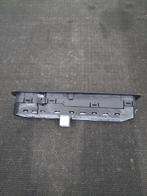 Image Interrupteur de leve vitre avant gauche - RENAULT LAGUNA 3