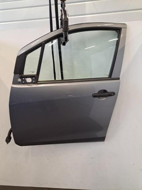 Image Porte avant gauche - SUZUKI SPLASH