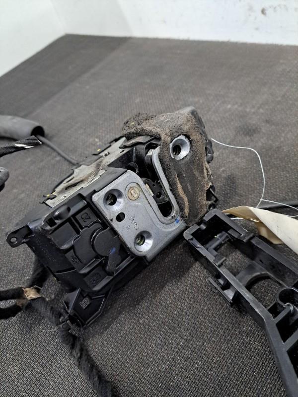 Serrure arriere droit RENAULT LAGUNA 3 PHASE 1 BREAK Diesel - 1