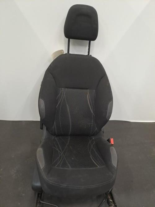 Image Siege avant droit - PEUGEOT 208 1