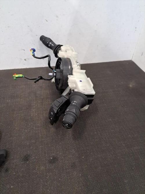 Image Com (Bloc Contacteur Tournant+Commodo Essuie Glace+Commodo Phare) - RENAULT LAGUNA 3