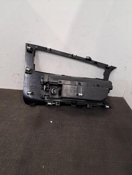 Image Console central (interieur plastique) - PEUGEOT 508 2