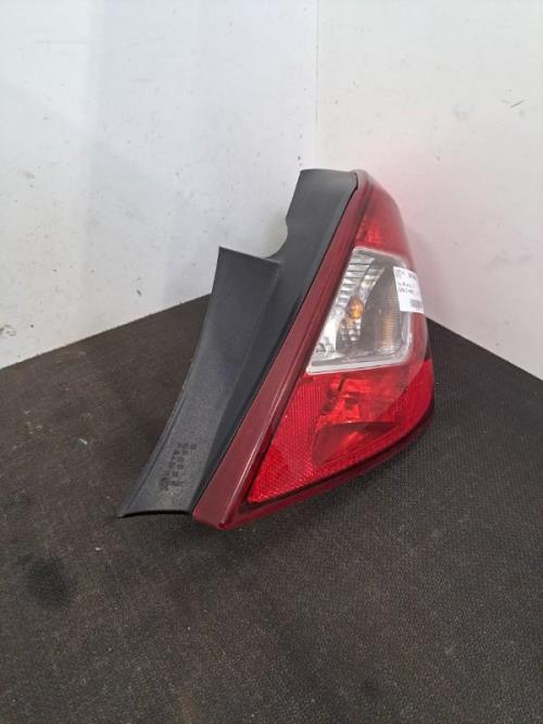 Image Feu arriere principal droit (feux) - OPEL CORSA D