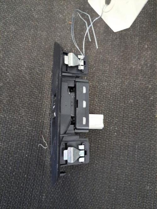 Image Interrupteur de leve vitre arriere droit - PEUGEOT 508 2