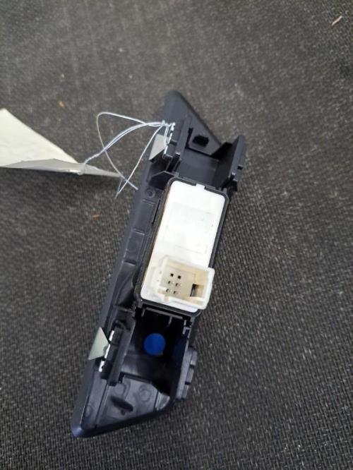 Image Interrupteur de leve vitre arriere gauche - PEUGEOT 508 2