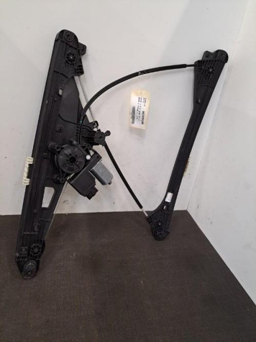 Image Leve vitre electrique avant droit - PEUGEOT 3008 2