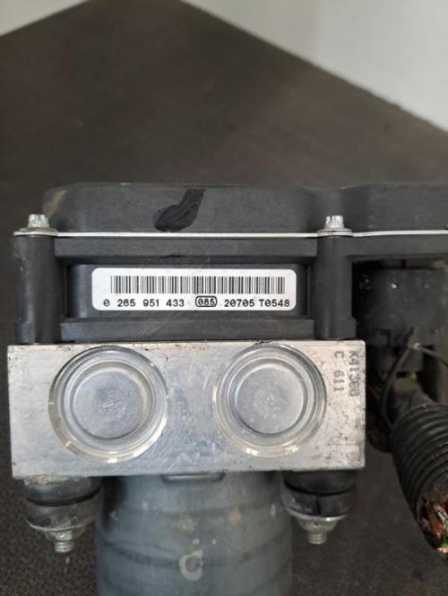 Image Bloc ABS (freins anti-blocage) - PEUGEOT 3008 1
