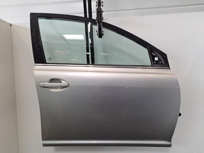 Image Porte avant droit - TOYOTA AVENSIS 2