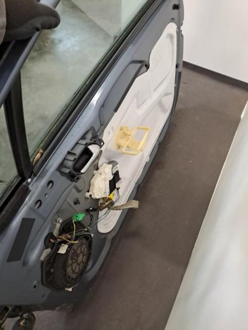 Image Porte avant droit - CITROEN C4 1