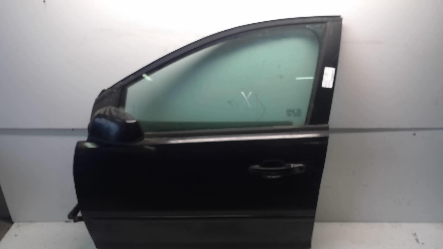 Porte avant gauche FORD FOCUS 2 PHASE 1 Diesel - 1