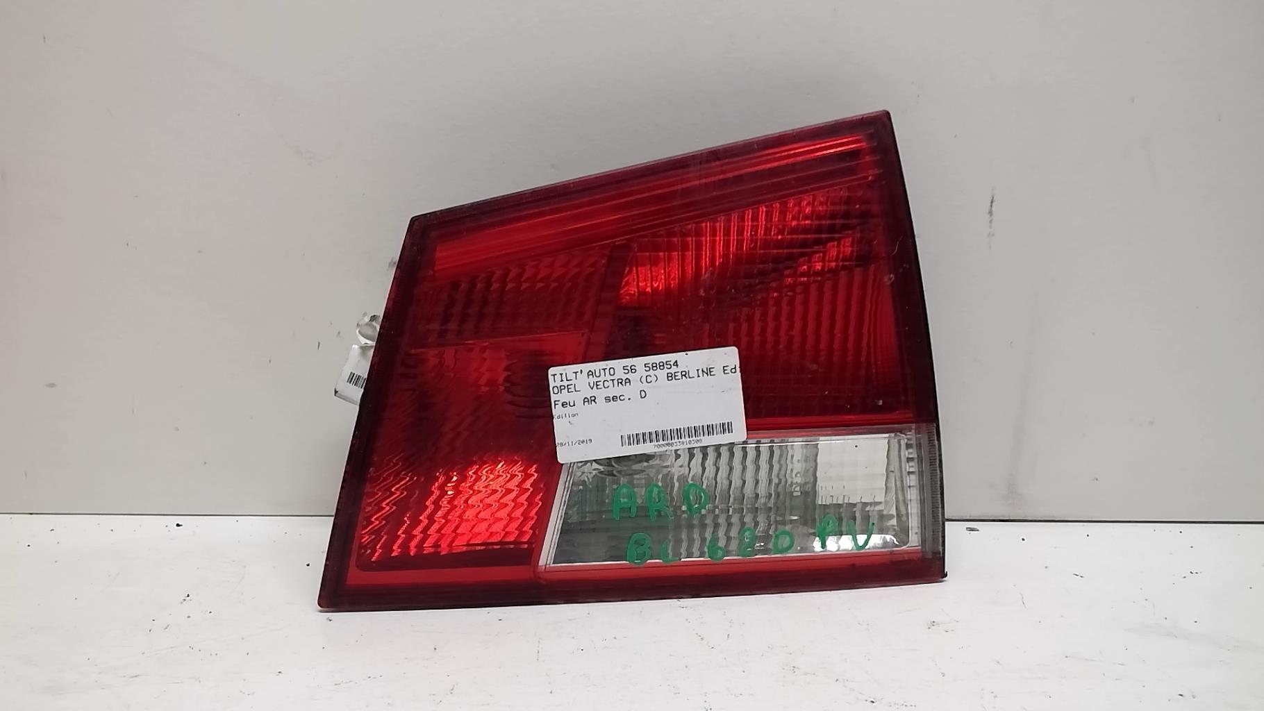 Feu arriere secondaire droit (feux) OPEL VECTRA C PHASE 2 BREAK Diesel - 1