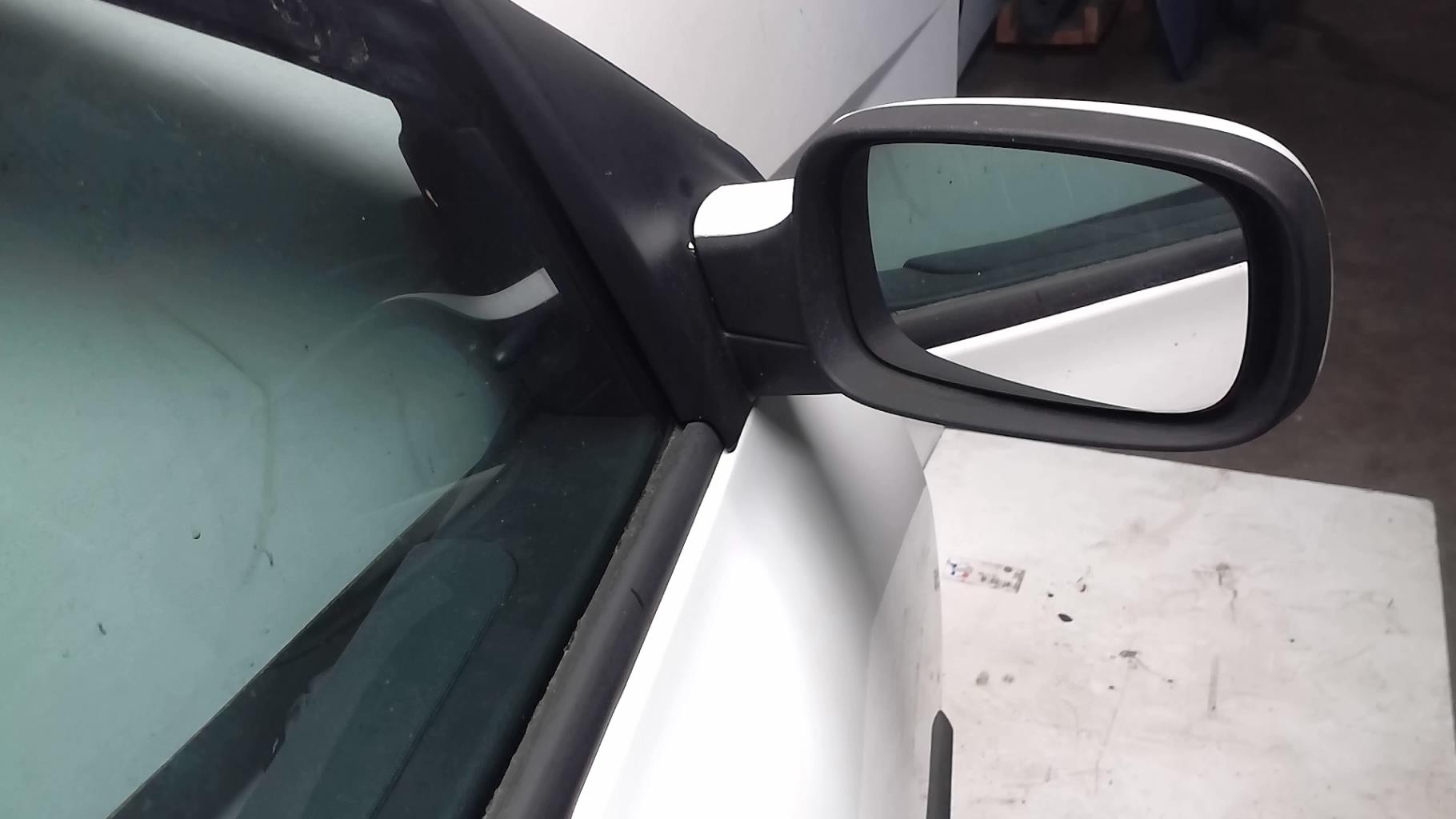 Retroviseur droit RENAULT MEGANE 2 PHASE 2 Diesel - 1