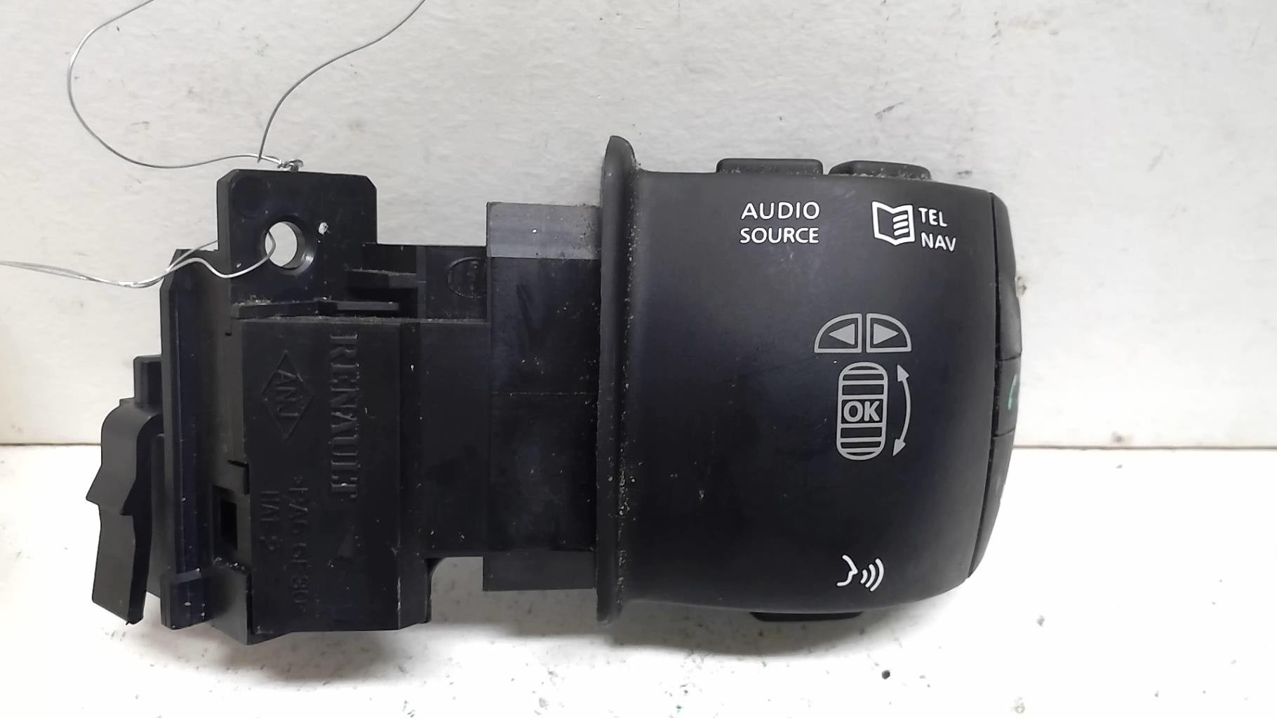 Commande autoradio RENAULT SCENIC 3 PHASE 1 Diesel - 1