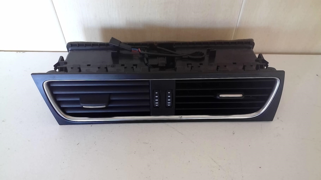 Aerateur tableau de bord AUDI A5 1 COUPE PHASE 1 Diesel - 1
