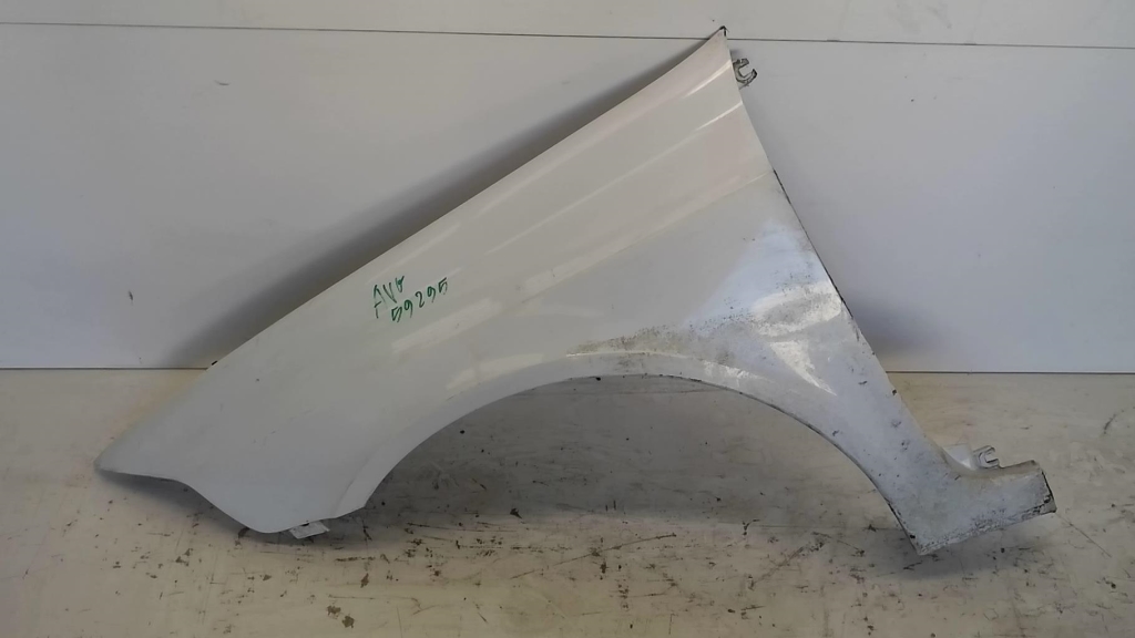 Aile avant gauche RENAULT LAGUNA 2 PHASE 1 BREAK Diesel - 1
