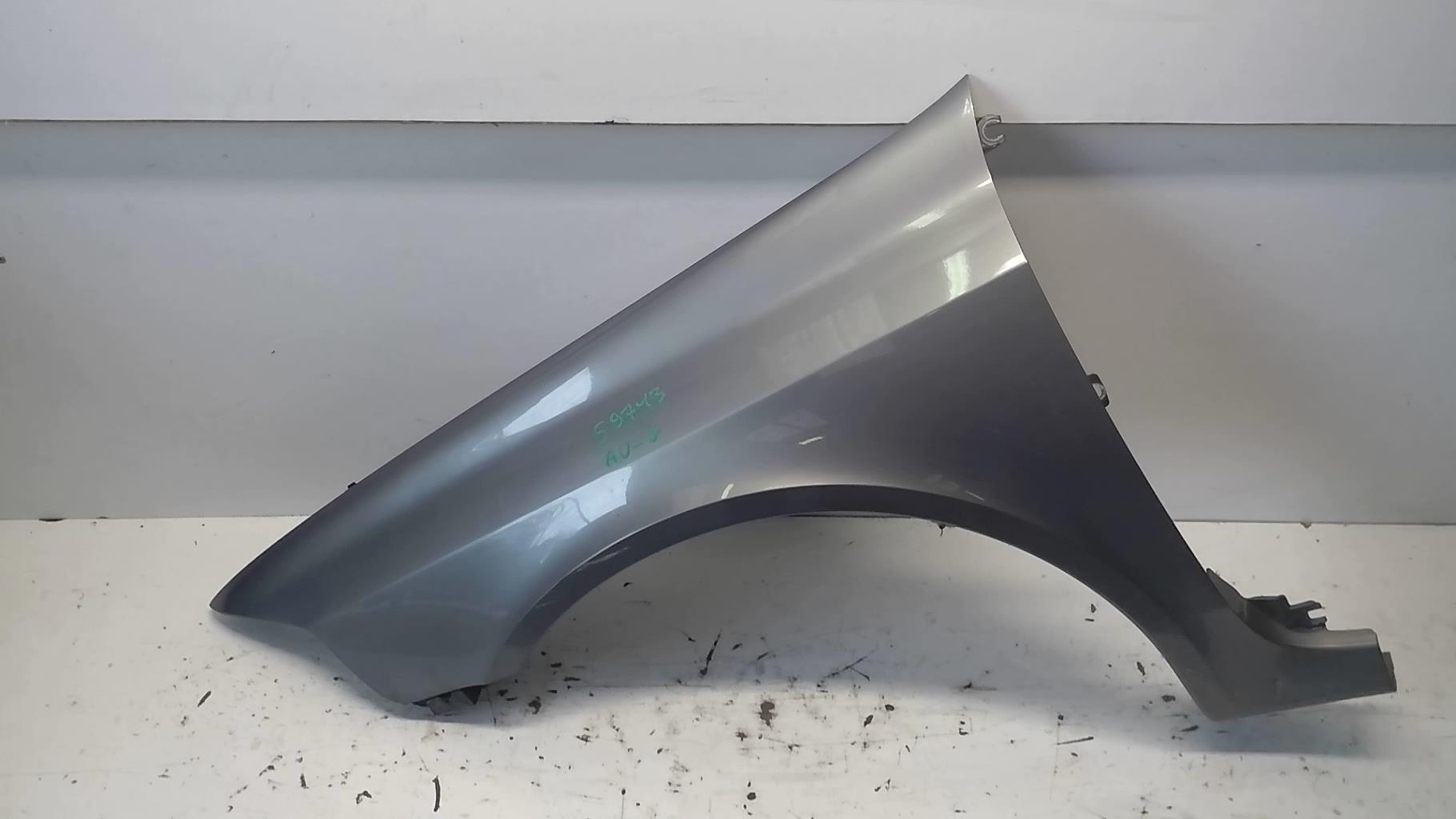 Aile avant gauche RENAULT LAGUNA 2 PHASE 1 Essence - 1