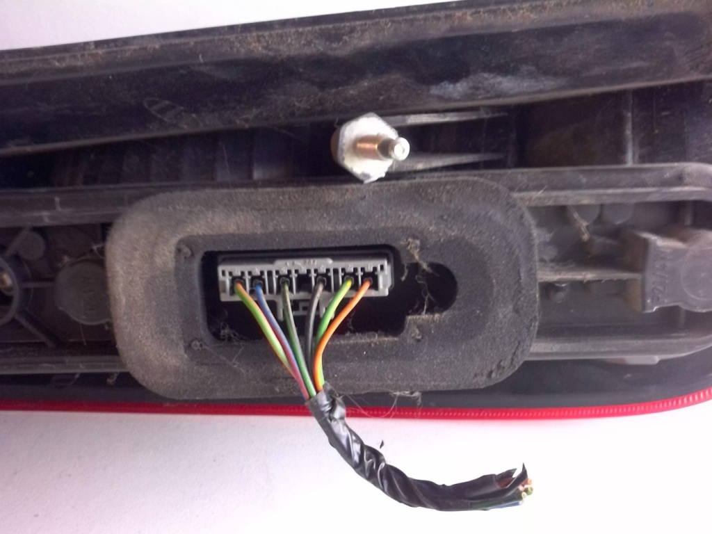 Feu arriere principal gauche (feux) FORD C-MAX 1 PHASE 1 Essence - 1