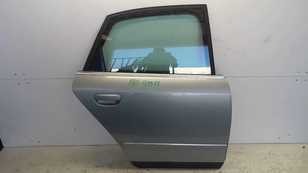 Porte arriere droit AUDI A4 2 PHASE 1 Diesel - 1