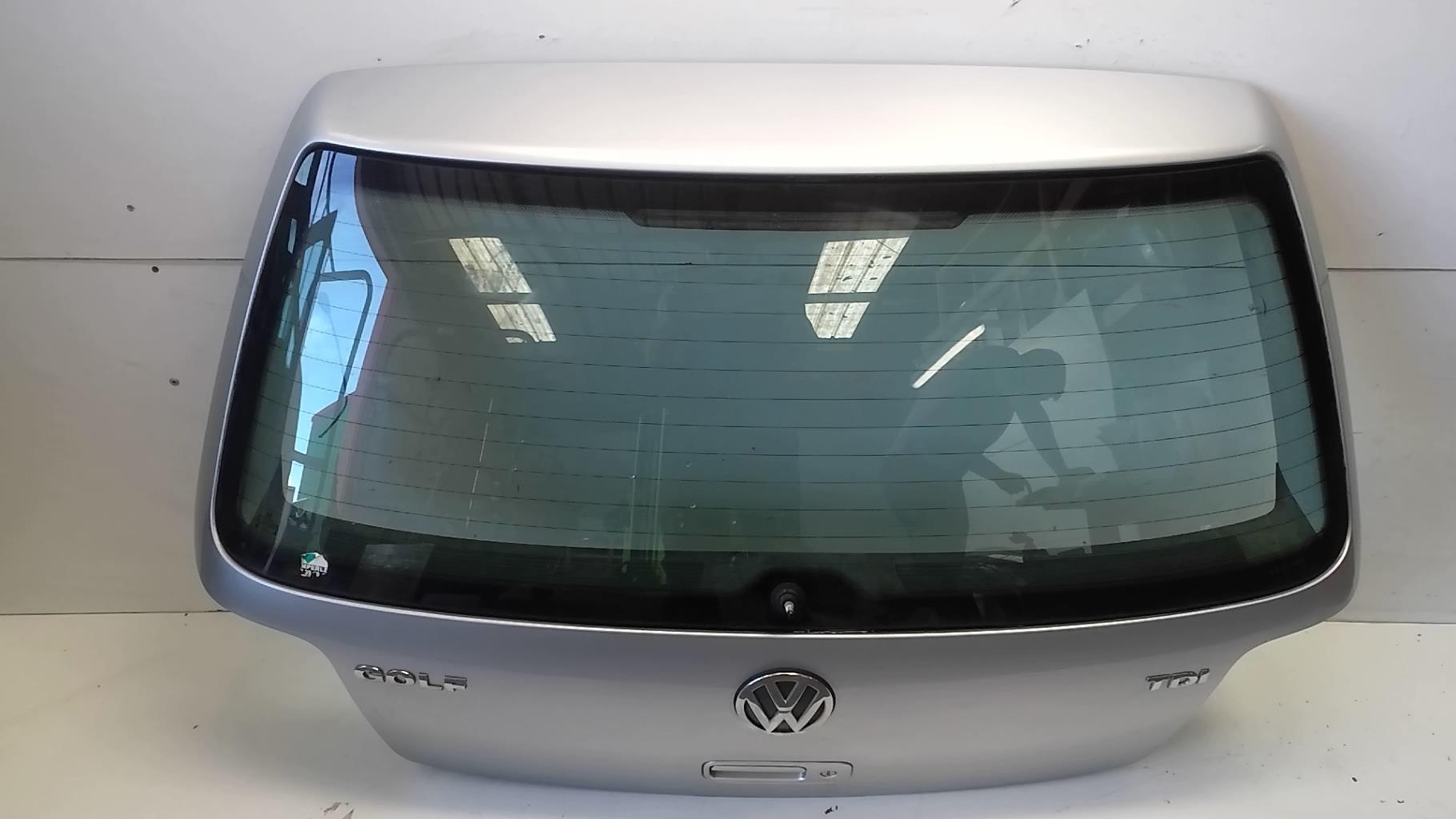 Malle/Hayon arriere VOLKSWAGEN GOLF 4 Diesel - 1