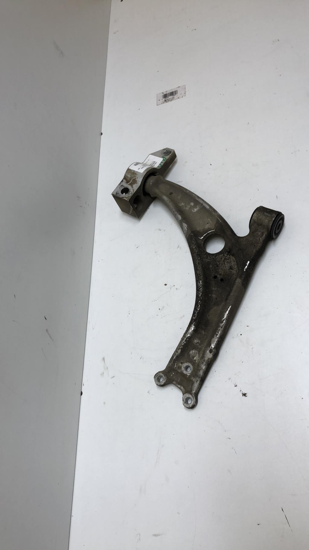 Triangle avant droit VOLKSWAGEN PASSAT 5 Diesel - 1