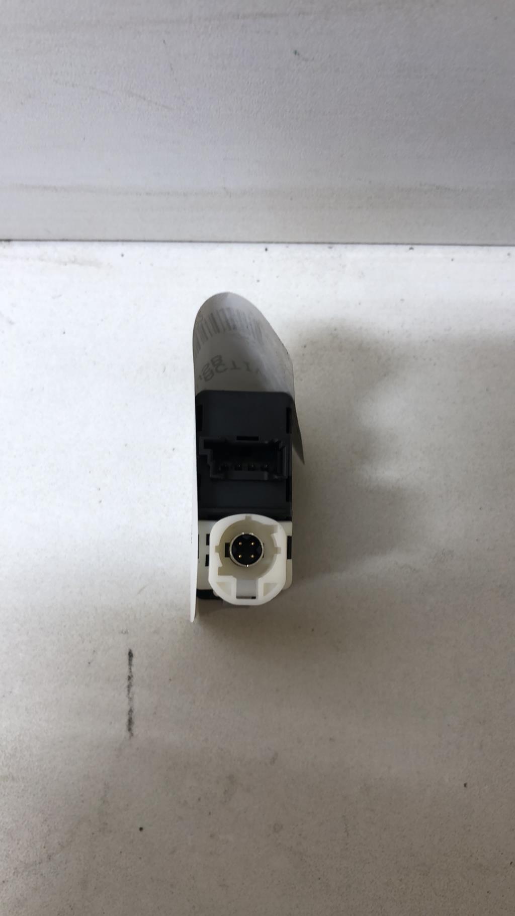 Prise port USB BMW SERIE 2 F45 ACTIVE TOURER PHASE 1 Essence - 1