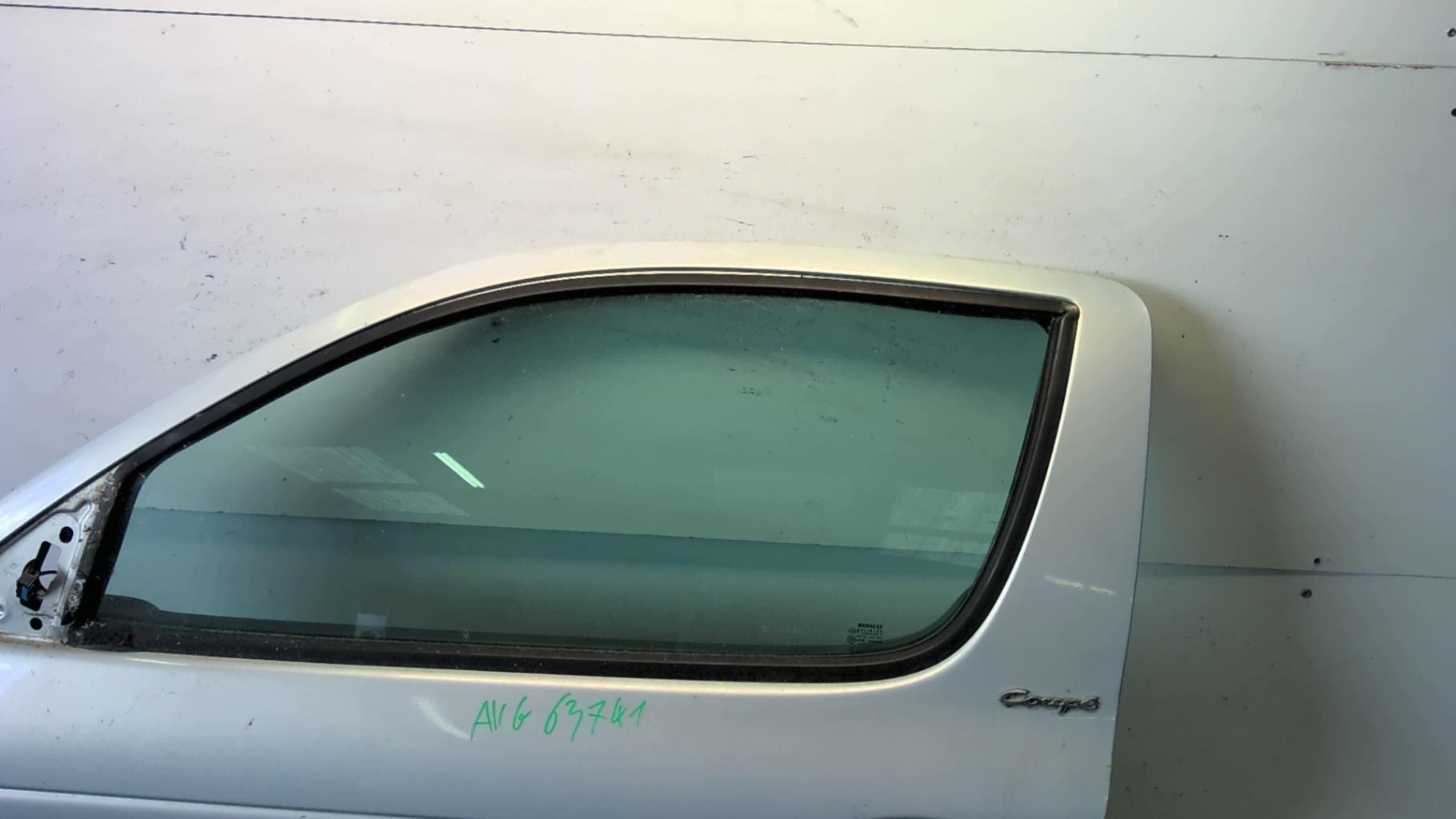 Porte avant gauche RENAULT MEGANE 1 PHASE 2 COUPE Essence - 1