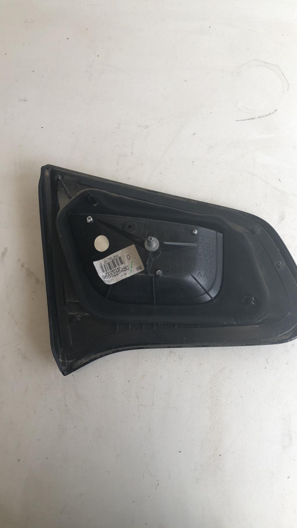 Feu arriere secondaire droit (feux) CITROEN C3 2 PHASE 1 Essence - 1