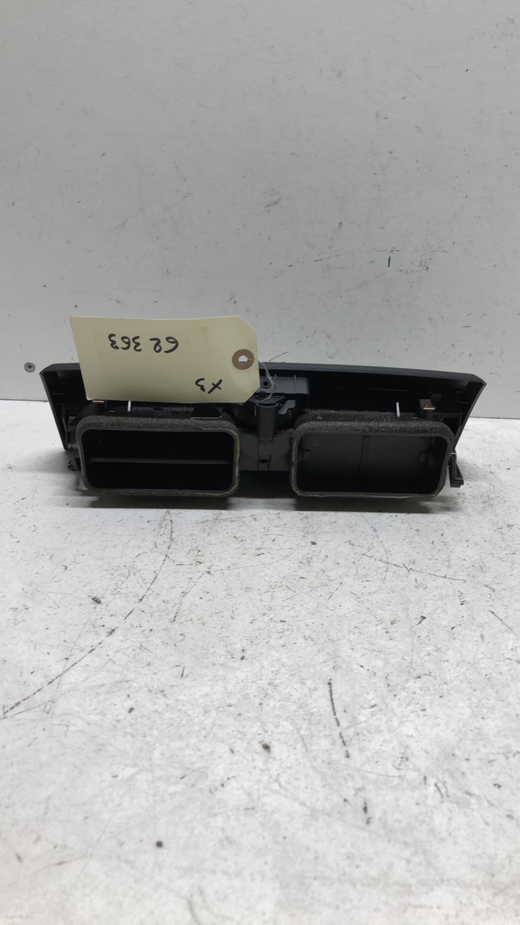 Aerateur tableau de bord BMW X3 E83 PHASE 1 Diesel - 1