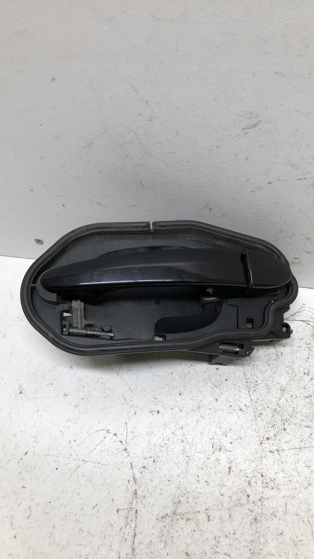 Poignee porte arriere droit BMW X3 E83 PHASE 1 Diesel - 1