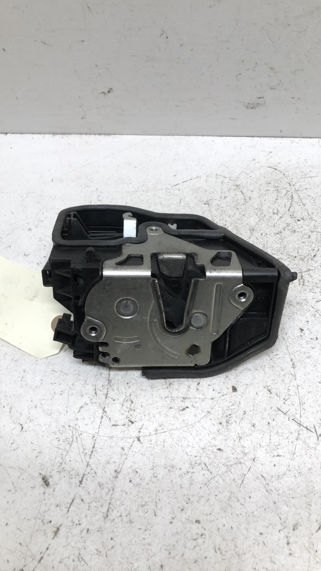 Serrure arriere droit BMW X3 E83 PHASE 1 Diesel - 1
