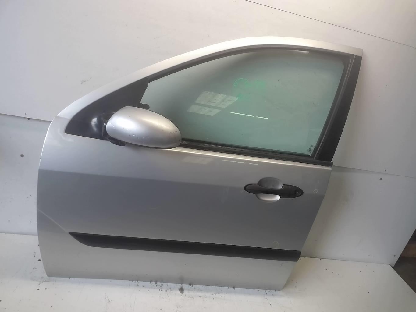 Porte avant gauche FORD FOCUS 1 BREAK Diesel - 1