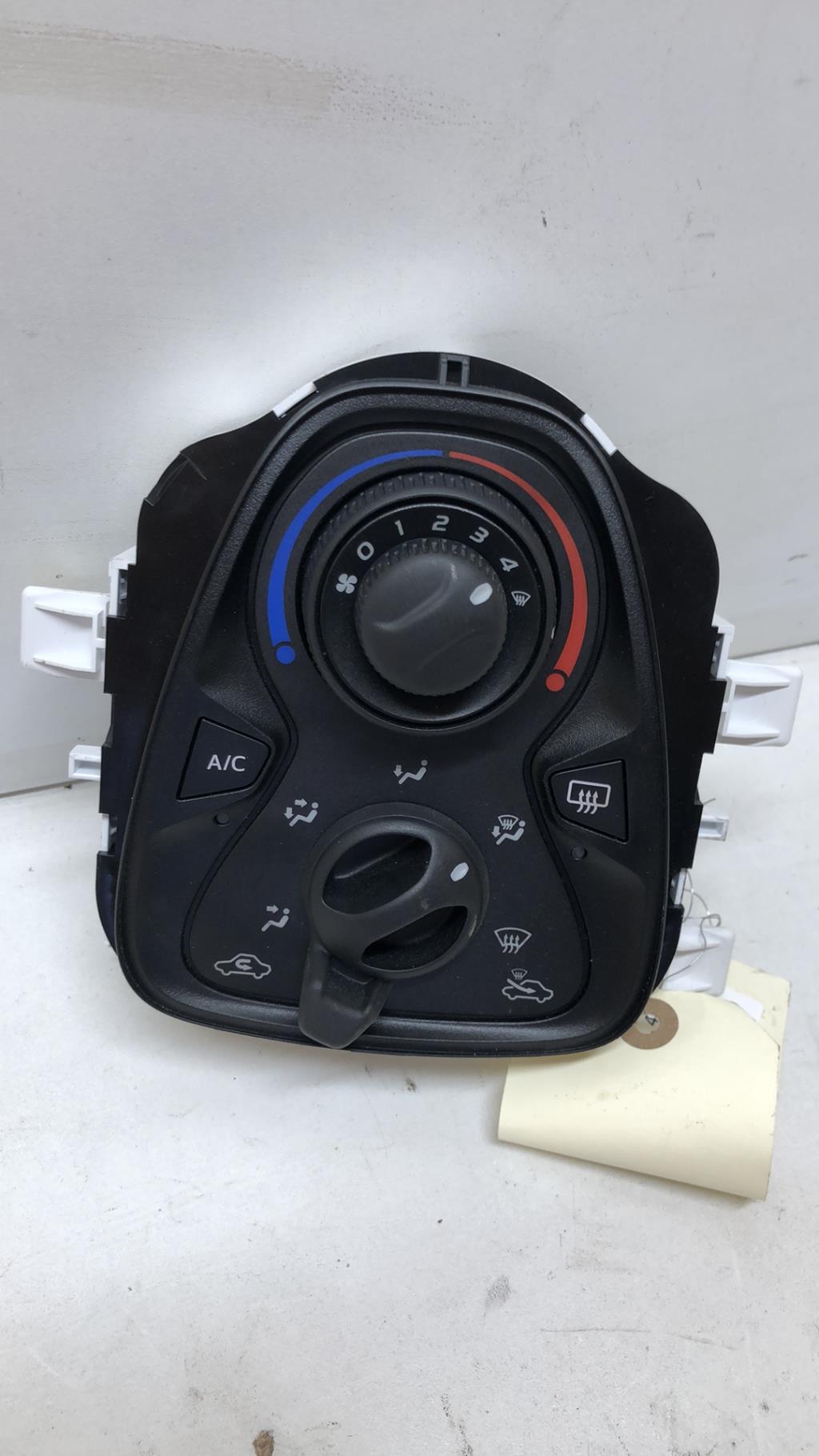 Commande chauffage CITROEN C3 2 PHASE 1 Essence - 1