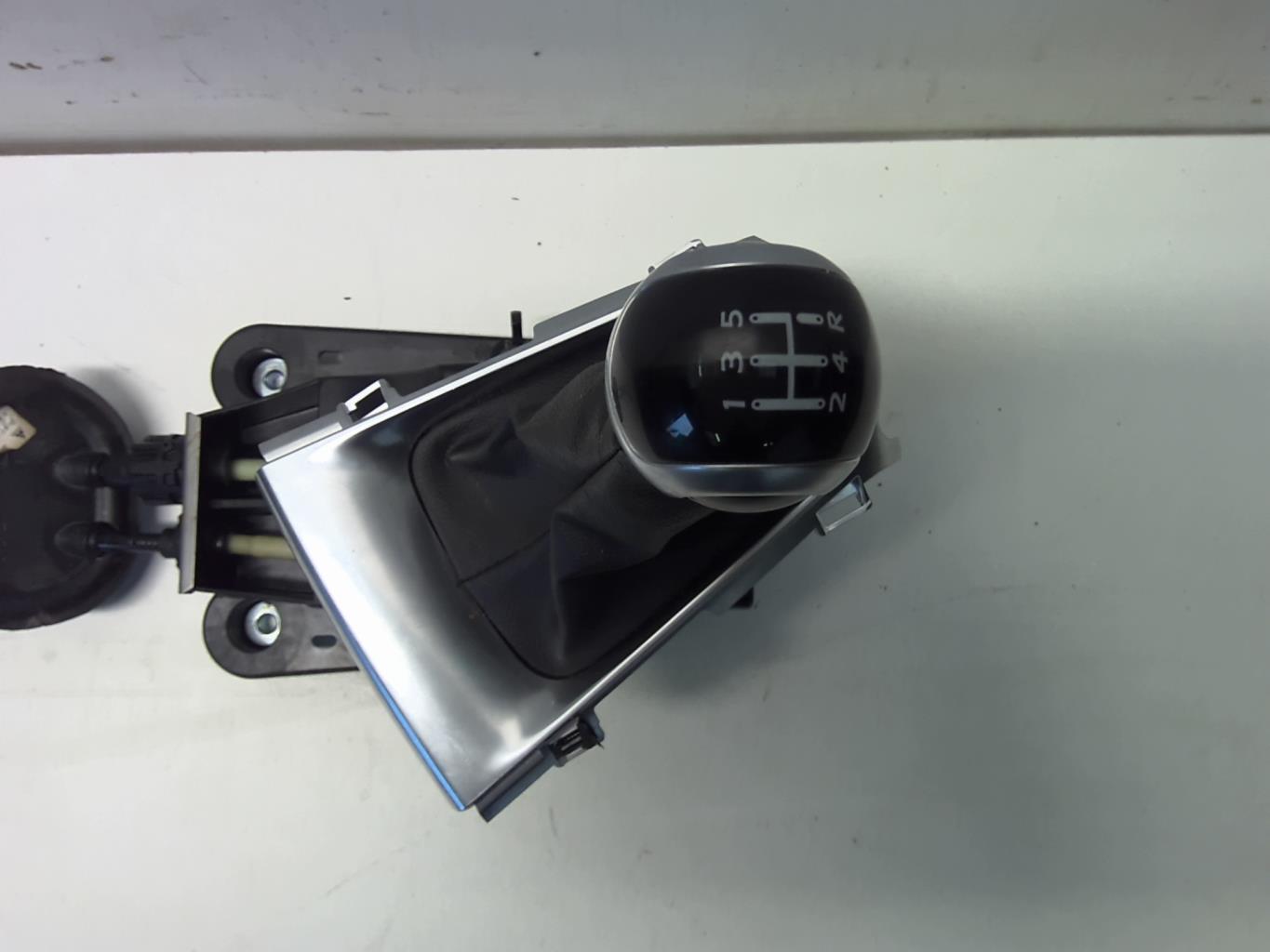 Levier de vitesses DS DS3 PHASE 3 Diesel - 1