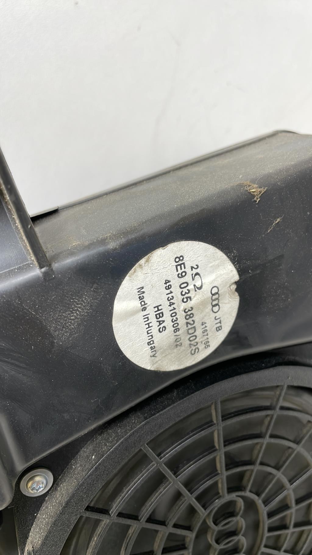 Caisson de basses AUDI A4 2 AVANT PHASE 2 BREAK Diesel - 1
