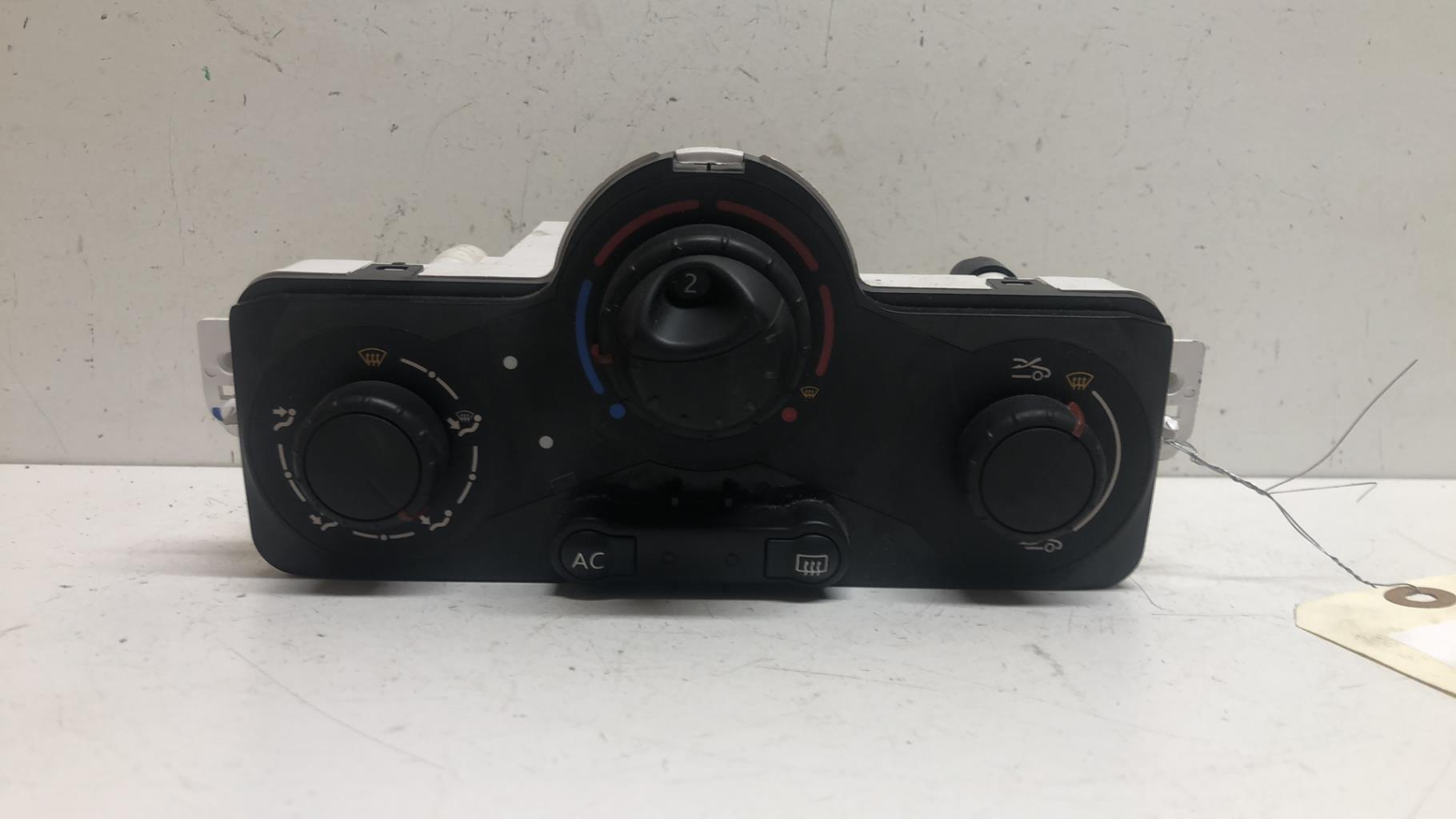 Commande chauffage RENAULT CLIO 3 PHASE 2 Essence - 1