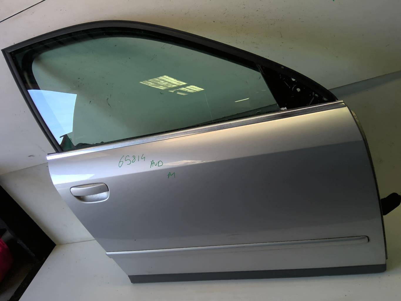 Porte avant droit AUDI A4 2 PHASE 1  - 1
