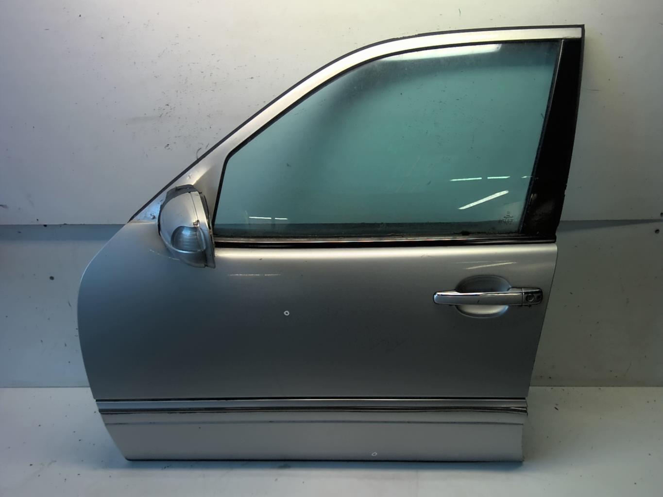 Porte avant gauche MERCEDES CLASSE E 210 PHASE 2 BREAK Diesel - 1