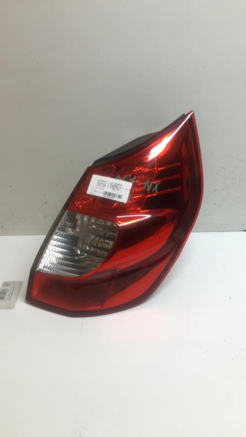 Feu Arrière Droit Principal Pour Renault Scenic 2 Phase 2 – Réf. 8200474327 – Occasion état Bon