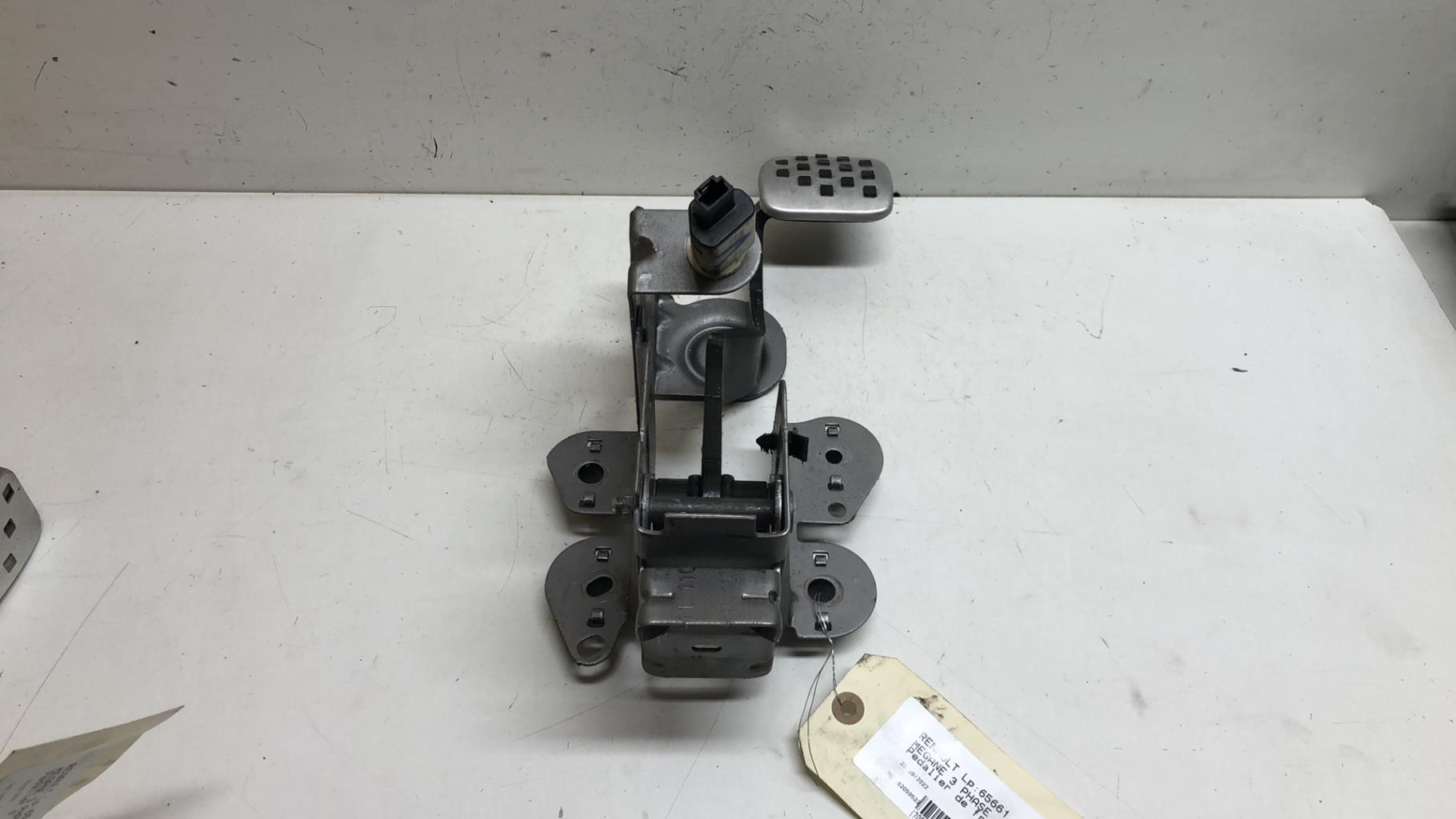 Pedale de frein RENAULT MEGANE 3 PHASE 1 COUPE Essence - 1