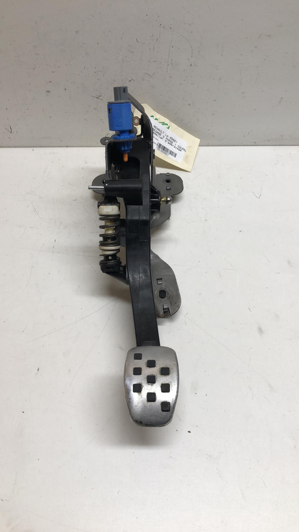 Pedale d'embrayage RENAULT MEGANE 3 PHASE 1 COUPE Essence - 1