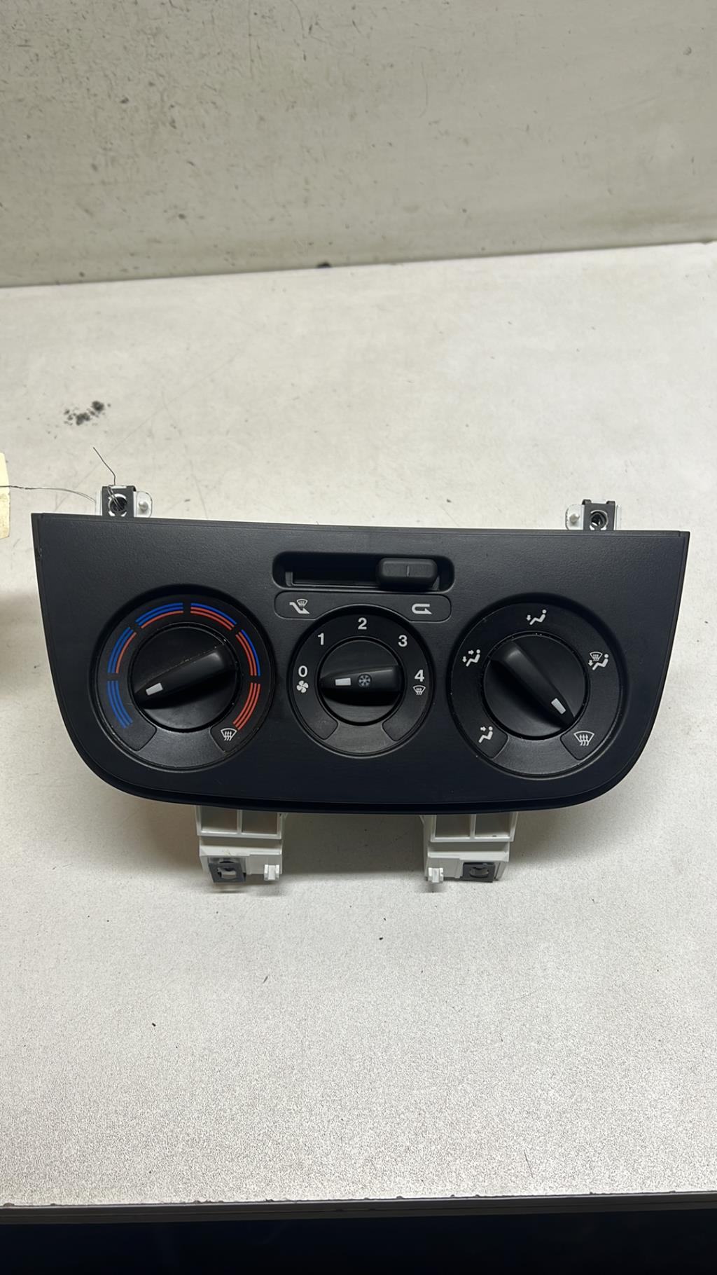 Commande chauffage PEUGEOT BIPPER Diesel - 1
