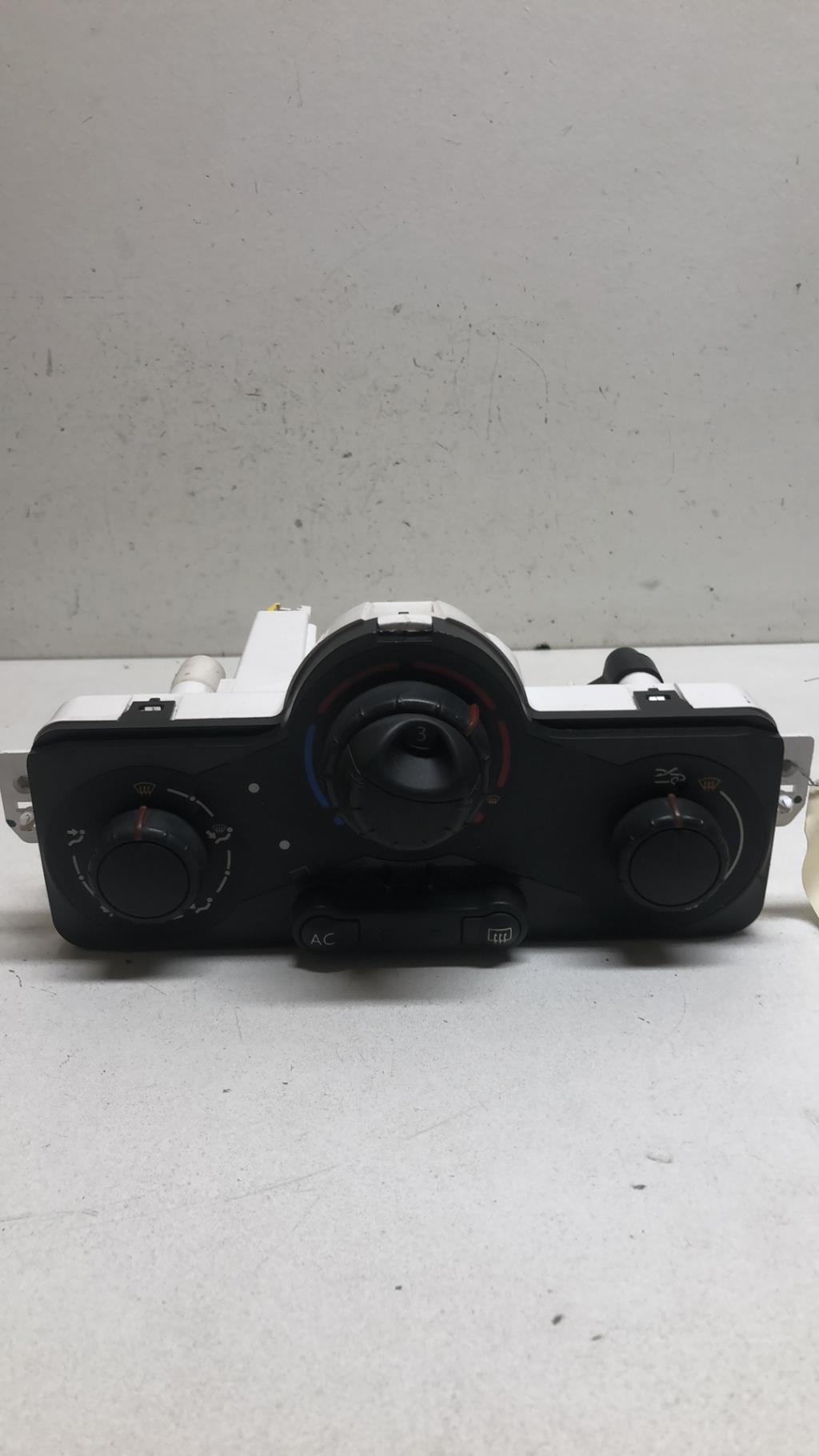 Commande chauffage RENAULT CLIO 3 PHASE 2 BREAK Diesel - 1