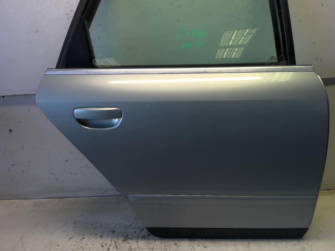 Porte arriere droit AUDI A4 2 PHASE 1 Essence - 1