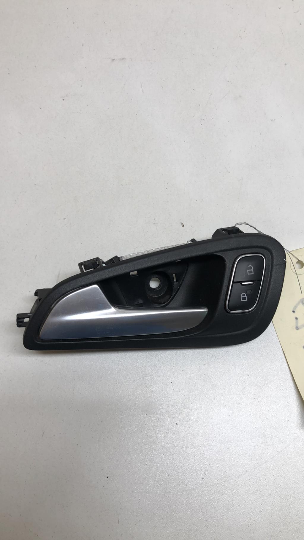 Poignee porte avant gauche FORD FOCUS 3 PHASE 2 Essence - 1